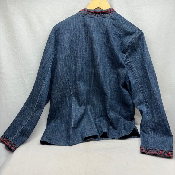 Chicos Denim Jacket Beaded Embellished Collar Cuffs Pockets Womens Size 3 - Picture 8 of 8